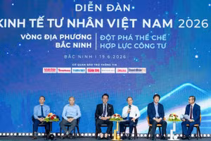 Đại diện Hội Doanh nhân trẻ Việt Nam, đại diện tỉnh Bắc Ninh và các chuyên gia thảo luận tại Diễn đàn.