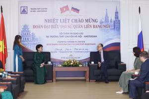 Quang cảnh cuộc gặp gỡ và giao lưu. (Ảnh: THANH TÙNG)