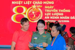 Triển lãm “Tổ quốc bình yên”.