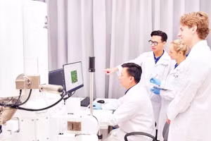 Hợp tác trong đào tạo nghiên cứu khoa học, công nghệ tại Trường đại học Khoa học và Công nghệ Hà Nội. (Ảnh: MAI THANH)