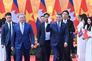 Thủ tướng Lê Minh Hưng và Thủ tướng Vương quốc Campuchia Samdech Moha Borvor Thipadei Hun Manet.