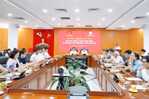 Toàn cảnh buổi làm việc.
