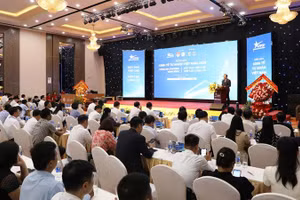 Quang cảnh diễn đàn.