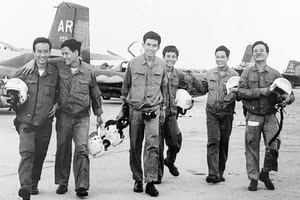 Phi đội Quyết thắng hoàn thành xuất sắc nhiệm vụ trở về Sân bay Phan Rang chiều tối 28/4/1975 (Ảnh tư liệu)