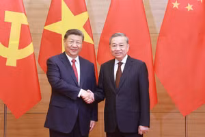 Chiều 14/4/2025, tại Phủ Chủ tịch, Tổng Bí thư Ban Chấp hành Trung ương Đảng Cộng sản Việt Nam Tô Lâm chủ trì Lễ đón trọng thể Tổng Bí thư Ban Chấp hành Trung ương Đảng Cộng sản Trung Quốc, Chủ tịch nước Cộng hòa nhân dân Trung Hoa Tập Cận Bình thăm cấp Nhà nước tới Việt Nam theo nghi thức cao nhất dành cho nguyên thủ quốc gia. (Ảnh: SƠN TÙNG)