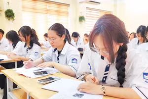 Giờ ôn tập của học sinh Trường THPT Lê Văn Thịnh (Bắc Ninh).