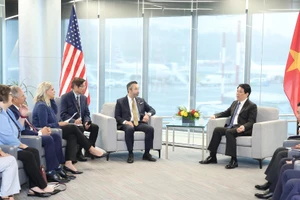 Chủ tịch nước Lương Cường tiếp Đoàn nghị sĩ bang Oregon (Hoa Kỳ) do Hạ nghị sĩ Daniel Lộc Nguyễn làm Trưởng đoàn. (Ảnh: Lâm Khánh/TTXVN)