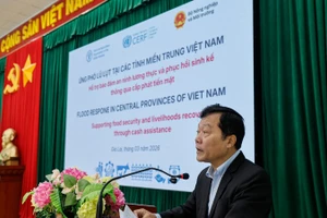 Phó Cục trưởng Cục Quản lý đê điều và Phòng, chống thiên tai Nguyễn Văn Tiến phát biểu tại buổi hỗ trợ.