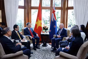 Tổng Bí thư, Chủ tịch nước Tô Lâm gặp hẹp Thủ tướng New Zealand Christopher Luxon. (Ảnh: Thống Nhất/TTXVN)