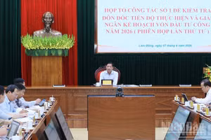 Phó Chủ tịch Thường trực Ủy ban nhân dân tỉnh Lâm Đồng Lê Trọng Yên chủ trì cuộc họp kiểm tra, đôn đốc tiến độ giải ngân vốn đầu tư công khu vực phía tây của tỉnh.