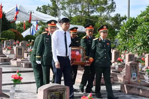 Lễ truy điệu và an táng hài cốt liệt sĩ tại Nghệ An.