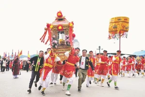 Lễ hội đền Kỳ Cùng-đền Tả Phủ là lễ hội lớn nhất xứ Lạng.