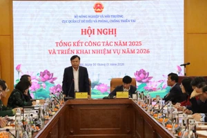 Thứ trưởng Nông nghiệp và Môi trường Nguyễn Hoàng Hiệp chỉ đạo hội nghị.