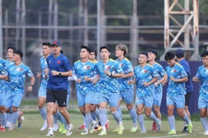 Đội tuyển U22 Việt Nam tập luyện chuẩn bị cho trận mở màn gặp U22 Lào chiều 3/12.