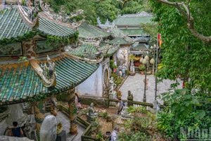 Chùa Linh Ứng-Ngũ Hành Sơn không chỉ là ngôi chùa lâu đời nhất tại danh thắng mà còn là một trong những điểm du lịch nổi tiếng tại Đà Nẵng.