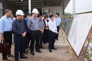 Lãnh đạo tỉnh Lạng Sơn kiểm tra, đánh giá tiến độ cụm công nghiệp Hồ Sơn 1, xã Hữu Lũng và xã Cai Kinh, tỉnh Lạng Sơn.