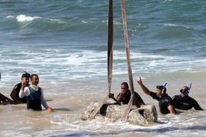 Tàn tích của thành phố cổ có niên đại hơn 2.000 năm được phát hiện dưới nước, ngoài khơi bờ biển Alexandria, Ai Cập ngày 21/8/2025. (Ảnh: THX/TTXVN)