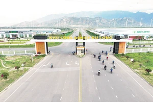 Khu công nghiệp Du Long, xã Thuận Bắc, tỉnh Khánh Hòa thu hút nhiều nhà đầu tư thứ cấp, giải quyết việc làm cho hàng nghìn lao động địa phương.