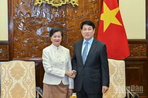 Chủ tịch nước Lương Cường tiếp Đại sứ Vương quốc Campuchia đến chào từ biệt. (Ảnh: Thủy Nguyên)