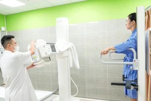 Chụp X-Quang tại Bệnh viện Bạch Mai.