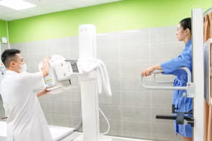 Chụp X-quang tại Bệnh viện Bạch Mai. (Ảnh nhandan.vn)