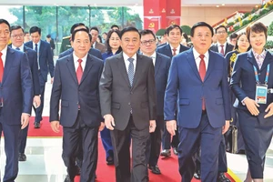 Thường trực Ban Bí thư Trần Cẩm Tú và các đại biểu dự Lễ khai trương Trung tâm Báo chí và chủ trì Họp báo quốc tế về Đại hội XIV của Đảng.