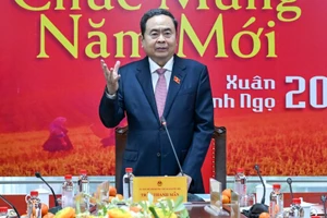 Chủ tịch Quốc hội Trần Thanh Mẫn phát biểu chúc Tết, giao nhiệm vụ cho Ủy ban Văn hóa và Xã hội. (Ảnh: Duy Linh)