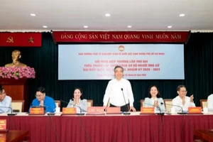 Đồng chí Nguyễn Phước Lộc và các đồng chí chủ tọa hội nghị hiệp thương lần thứ 2. (Ảnh: QUỐC THANH)