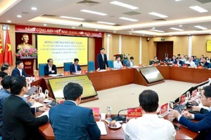 Quang cảnh buổi làm việc.