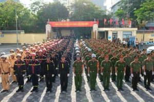 Công an thành phố Đà Nẵng đồng loạt ra quân toàn lực lượng trong đợt cao điểm tấn công, trấn áp các loại tội phạm, bảo đảm an ninh, an toàn các sự kiện chính trị đặc biệt quan trọng.