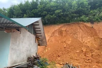 Xã Xuân Vân, tỉnh Tuyên Quang di dời khẩn cấp nhiều hộ dân ra khỏi vùng sạt lở.