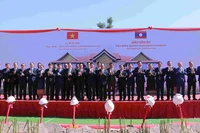 Các đại biểu tại buổi lễ. (Ảnh: DUY TOÀN)