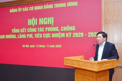 Đồng chí Đặng Văn Dũng, Phó Trưởng ban Nội chính Trung ương phát biểu tại hội nghị. (Ảnh: PHẠM CƯỜNG)