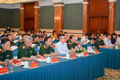 Các đại biểu tham dự buổi gặp mặt.