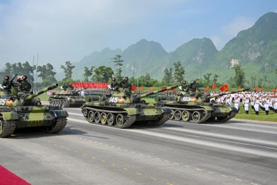 Trang thiết bị, khí tài tham gia diễu binh, diễu hành.