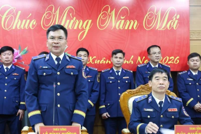 Thiếu tướng Lê Đình Cường, Tư lệnh Cảnh sát biển Việt Nam gửi lời chúc mừng năm mới tới các tàu thực hiện nhiệm vụ trực Tết trên biển.