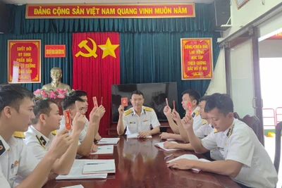 Chi bộ Nhà giàn DK1/16 đoàn kết, thống nhất, lãnh đạo đơn vị hoàn thành mọi nhiệm vụ.