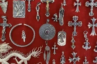 Một số đồ trang sức bằng bạc. (Ảnh minh họa: TTXVN)