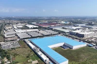 Khu công nghiệp Điện Nam-Điện Ngọc thuộc phường Điện Bàn Đông, thành phố Đà Nẵng với các nhà máy được đầu tư công nghệ tiên tiến.