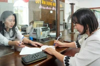 Giao dịch khách hàng tại Quỹ tín dụng Hưng Long (Phú Thọ).