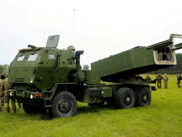 Hệ thống rocket pháo binh cơ động cao (HIMARS). (Nguồn: Reuters)