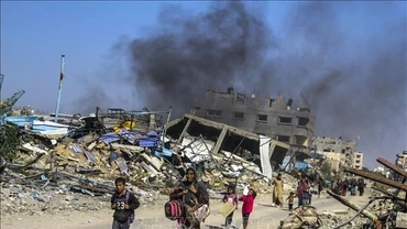 Người dân sơ tán tránh xung đột tại thành phố Gaza. Ảnh minh họa: THX/TTXVN