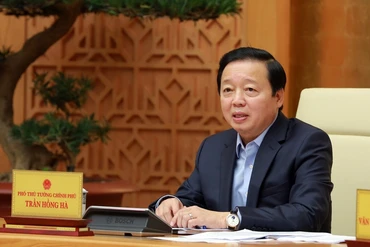 Phó Thủ tướng Trần Hồng Hà làm việc với lãnh đạo Bộ Y tế và bộ, ngành liên quan về tháo gỡ vướng mắc liên quan mua sắm trang thiết bị y tế, hoá chất xét nghiệm, sinh phẩm chẩn đoán... (Ảnh: VGP/Đình Nam)