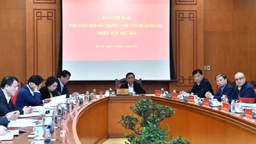 Đồng chí Trần Cẩm Tú, Ủy viên Bộ Chính trị, Thường trực Ban Bí thư chủ trì Phiên họp thứ hai của Ban Chỉ đạo chuyển đổi số trong các cơ quan Đảng.