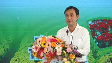 Giám đốc Sở Nông nghiệp và Phát triển nông thôn tỉnh Đồng Tháp Nguyễn Văn Vũ Minh phát biểu tại hội thảo. (Ảnh: HỮU NGHĨA)
