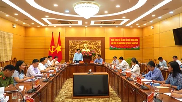 Phó Trưởng Ban Thường trực Ban Tổ chức Trung ương Mai Văn Chính phát biểu kết luận buổi làm việc.