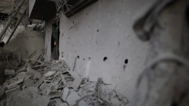Đống đổ nát sau cuộc không kích của Israel xuống Dải Gaza. (Ảnh: THX/TTXVN)