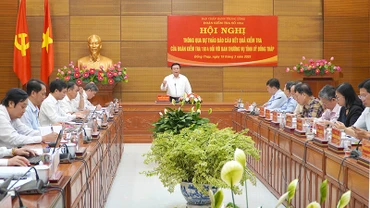 Quang cảnh buổi làm việc. (Ảnh: HỮU NGHĨA)