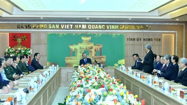 Tổng Bí thư Tô Lâm thăm, chúc Tết Đảng bộ, chính quyền và nhân dân tỉnh Hưng Yên.