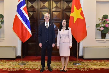 Thứ trưởng Ngoại giao Lê Thị Thu Hằng và Quốc Vụ khanh Ngoại giao Na Uy Erling Rimestad đã đồng chủ trì Tham vấn chính trị lần thứ 9 giữa Bộ Ngoại giao Việt Nam và Bộ Ngoại giao Na Uy.